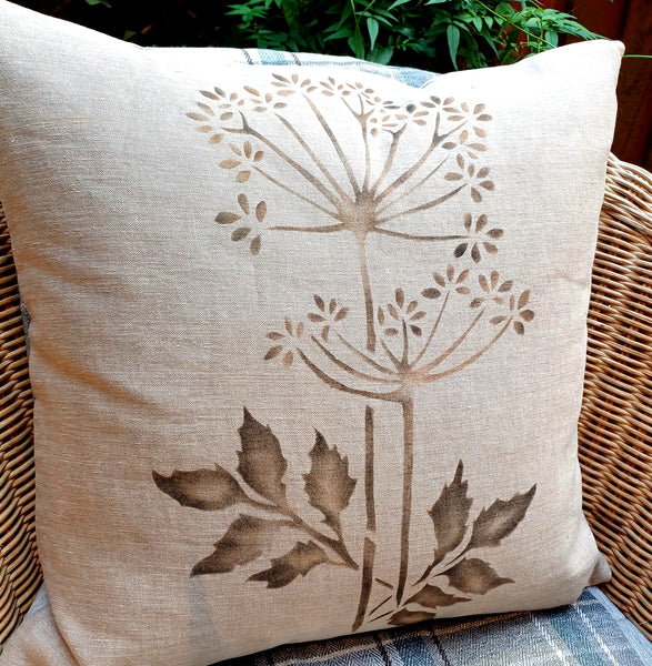 Tall Winter Chervil Square Cushion
